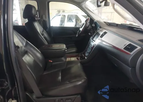 2010 Cadillac Escalade Premium из США, поврежденный, VIN 1GYUKCEF2AR242516